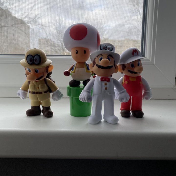 Игрушки Mario.