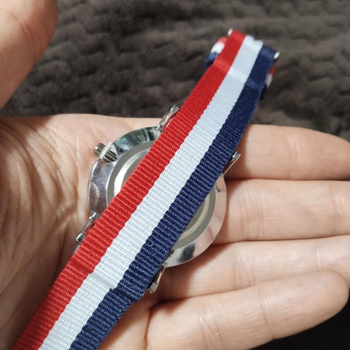 Часы наручные