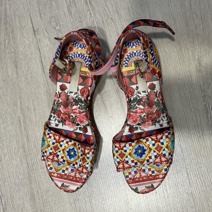 Босоножки Dolce Gabbana Bambino