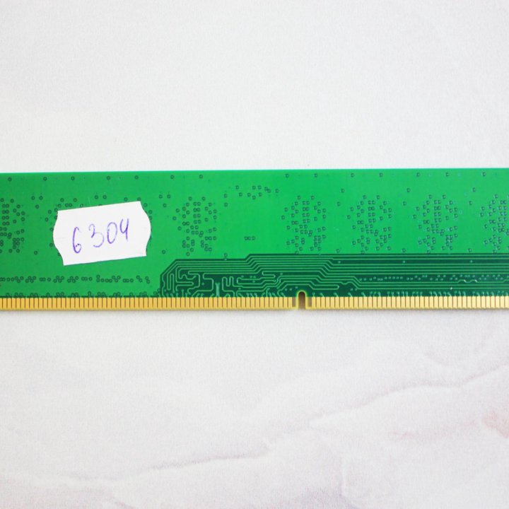 Oпepативнaя память DDR3 4 GB 1600 MHz e2e4