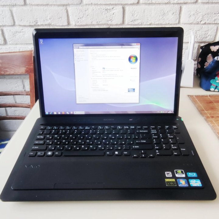  Sony Vaio VPC-F22S1R, Core™ i7, SSD+HDD 16.4