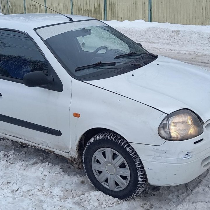 Renault Clio, 2001