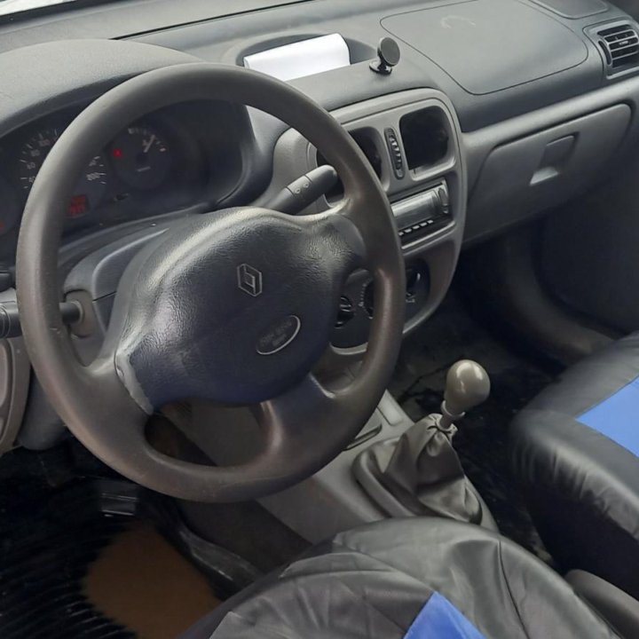 Renault Clio, 2001