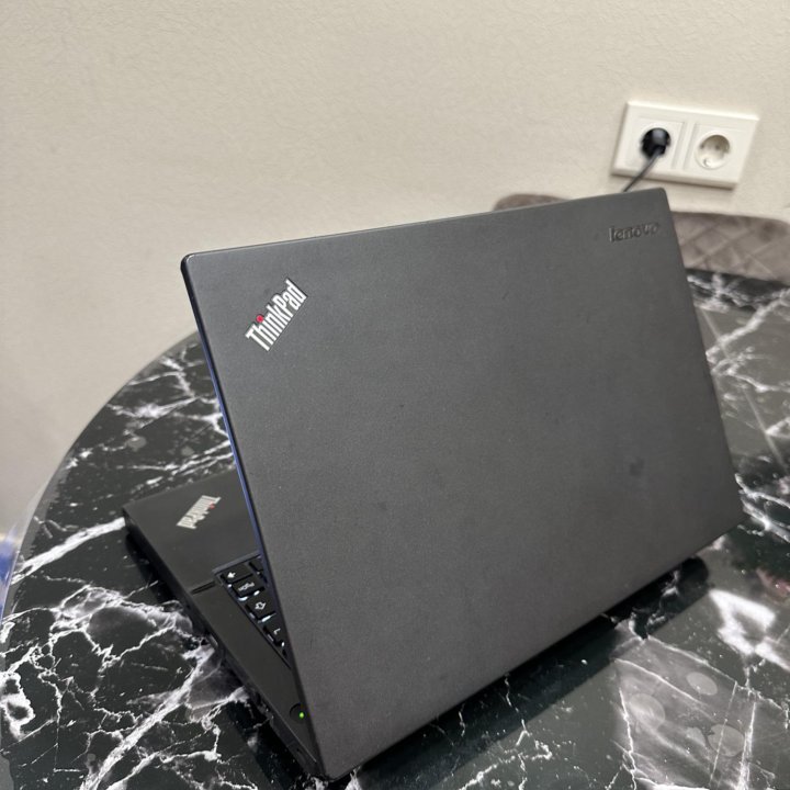 Шустрый ультрабук Lenovo X240 Core i3/8/1000/12.5