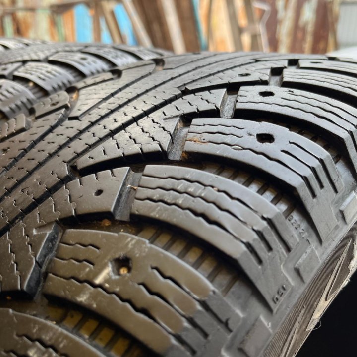 Зима Nokian Hakkapeliitta 5 Suv 245/65 R17 111T