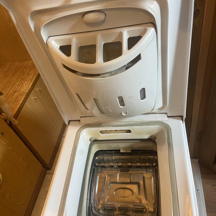 Стиральная машина Hotpoint Ariston ARTF 1047