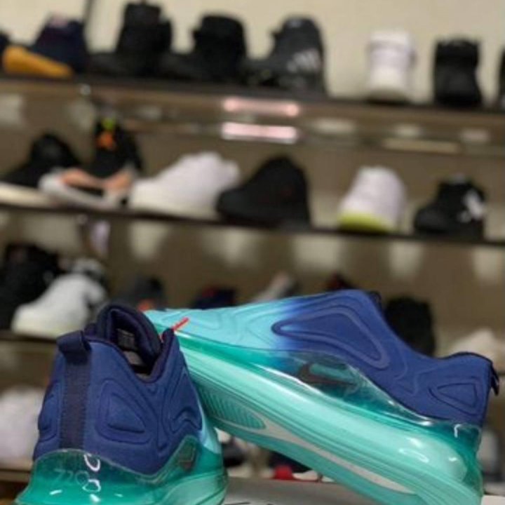 Кроссовки Nike Air Max 720