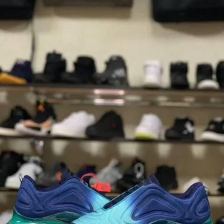 Кроссовки Nike Air Max 720