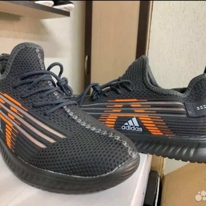 Кроссовки Adidas