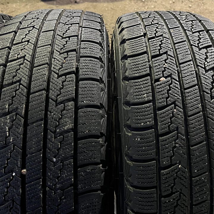 Зима Roadstоnе Winguard Iсе 185/65 R15 88Q