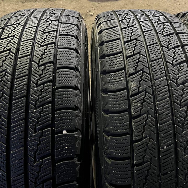 Зима Roadstоnе Winguard Iсе 185/65 R15 88Q