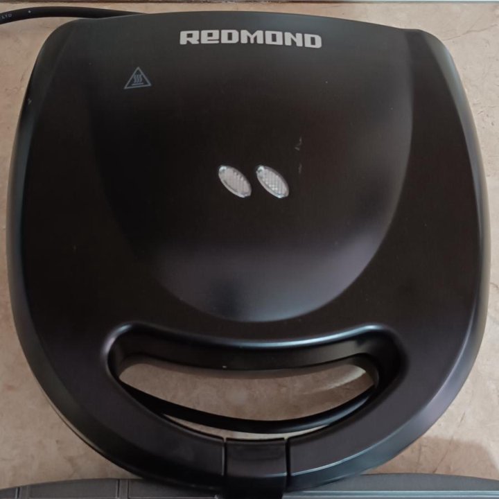 Мультипекарь вафельница REDMOND RMB-616