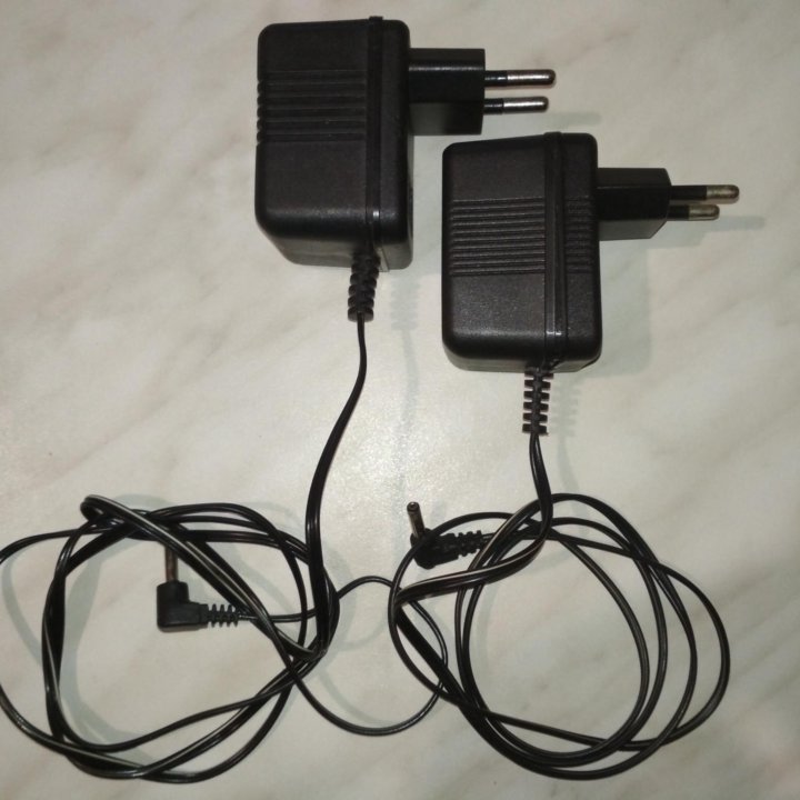 AC/DC Adaptor 4V - 250 mA