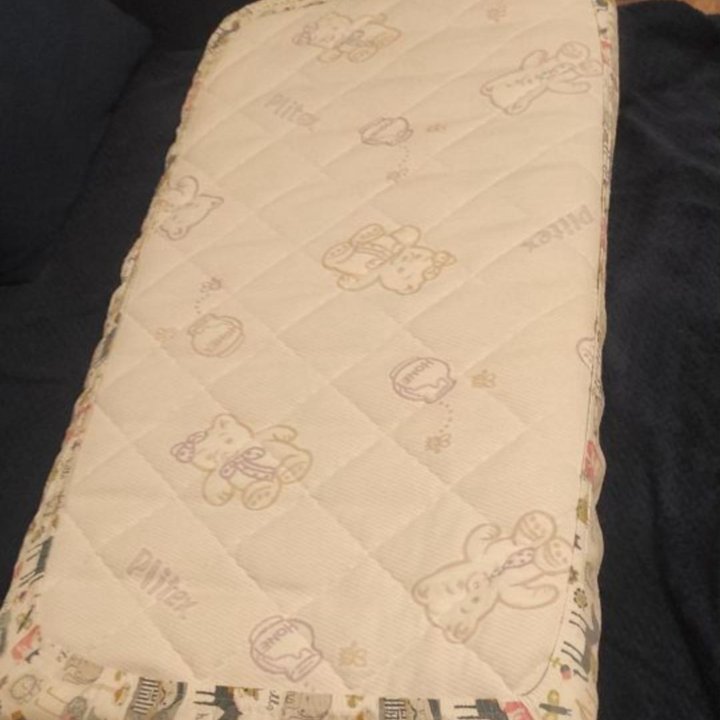Детская кроватка с матрасом