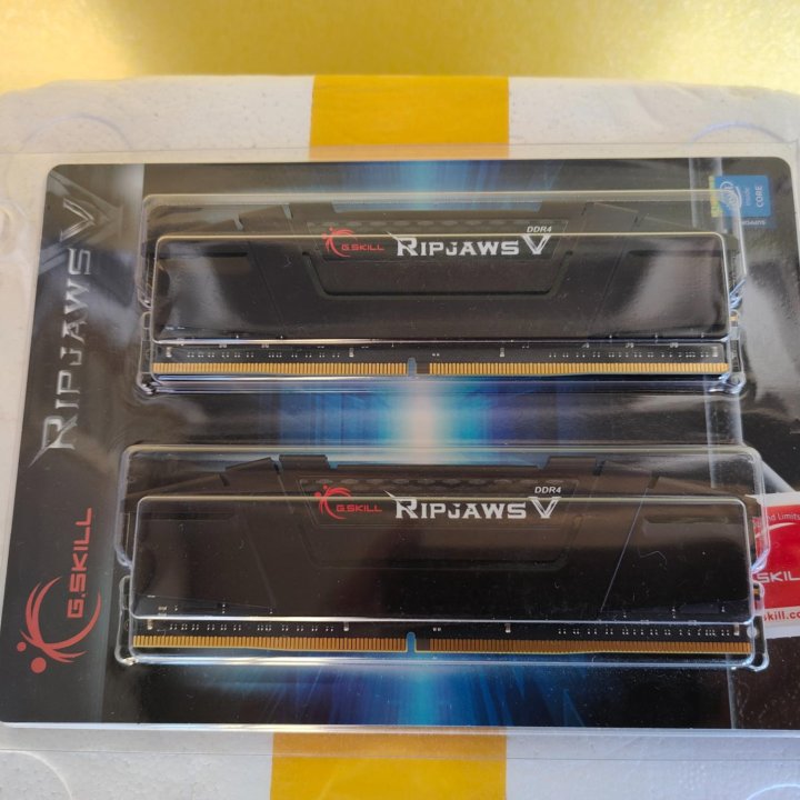 G.Skill ripjaws V DDR4 F4-3200C16D-32GVK