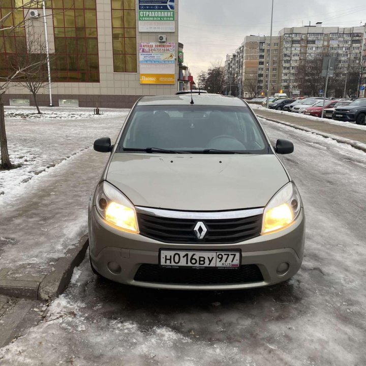 Renault Sandero, 2013