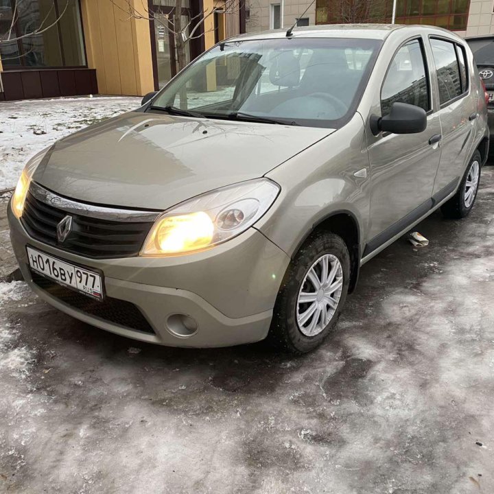 Renault Sandero, 2013