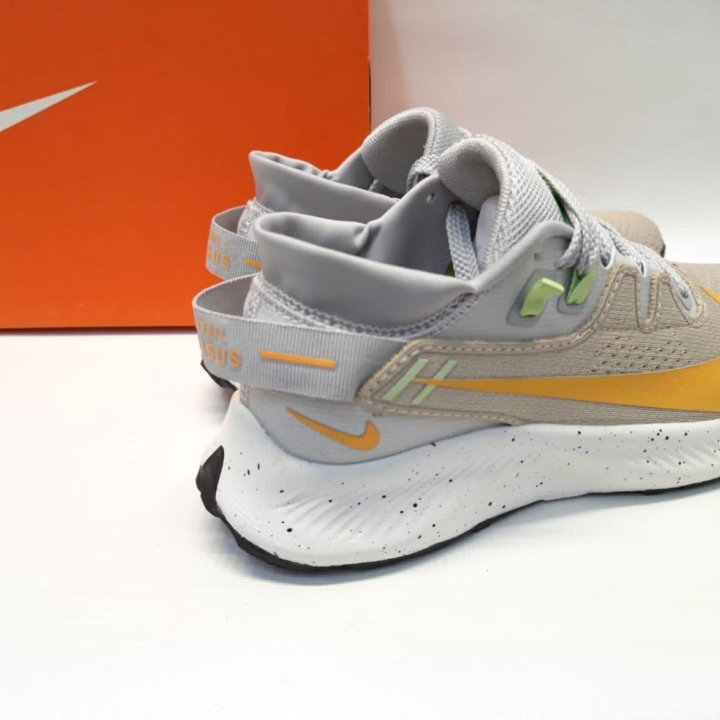 Кроссовки Nike р-ры 35-45 артикул 515072005 бежевы