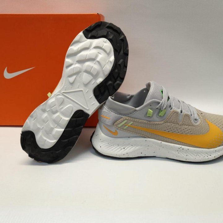 Кроссовки Nike р-ры 35-45 артикул 515072005 бежевы