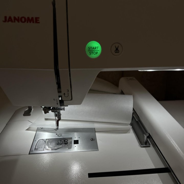 Вышивальная машина Janome Memory Craft 500E