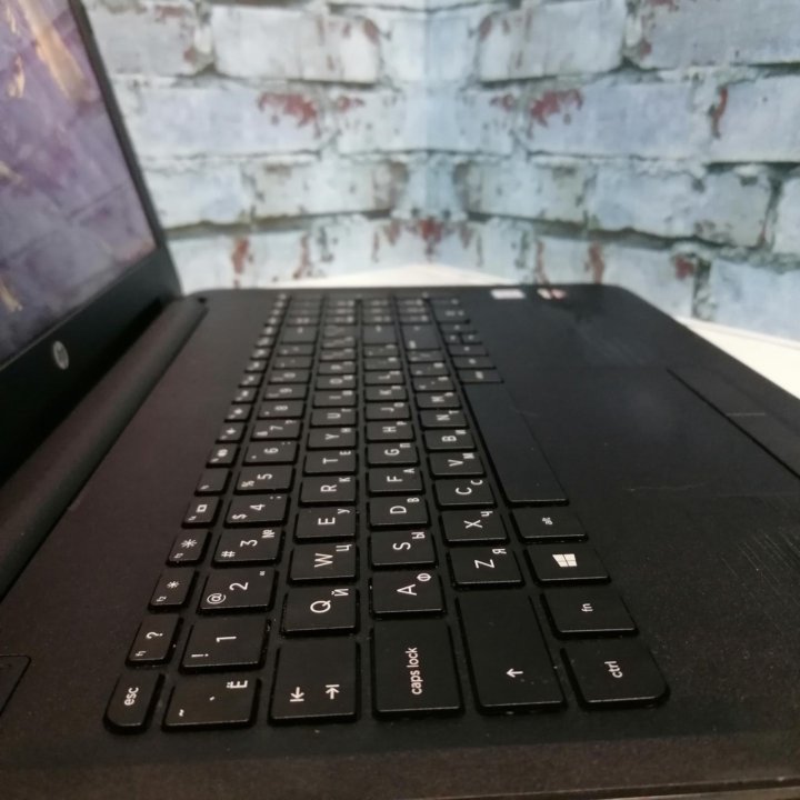 Ноутбук HP Core i3/SSD256Gb/R5 2Gb (1200 C)