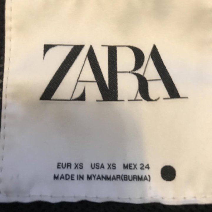 Безрукавка на лебяжьем пуху ZARA