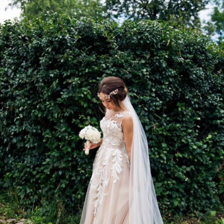Платье свадебное, бежевое, 44S размер