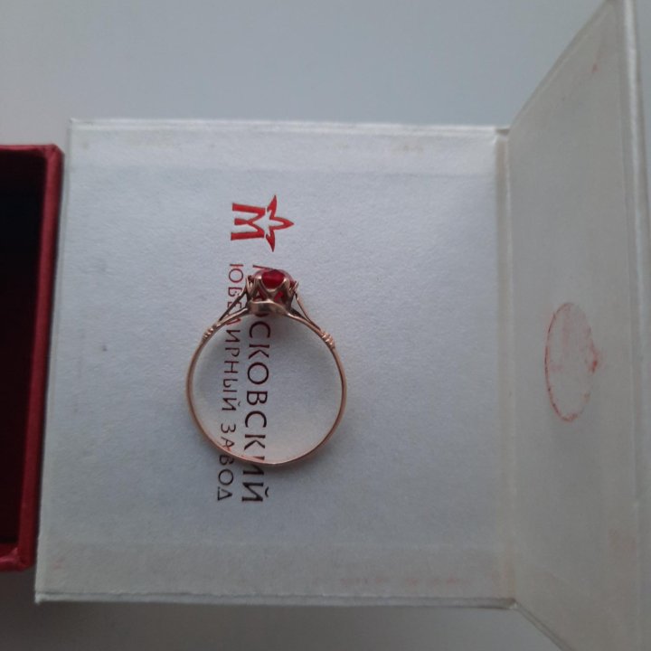 Золотое кольцо с корундом СССР 583