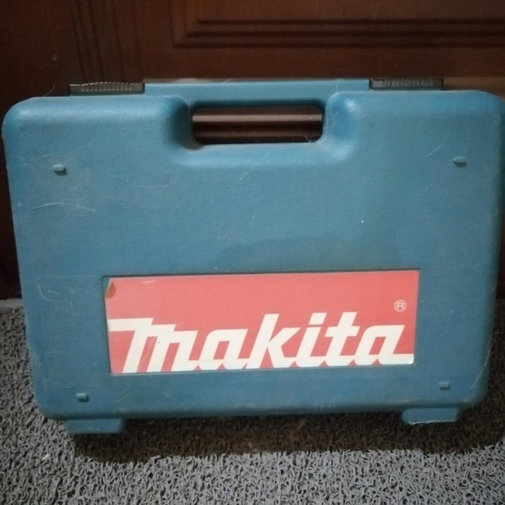 шуруповерт Makita