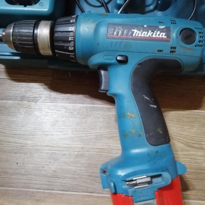 шуруповерт Makita