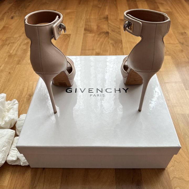 Туфли Givenchy, 36, новые