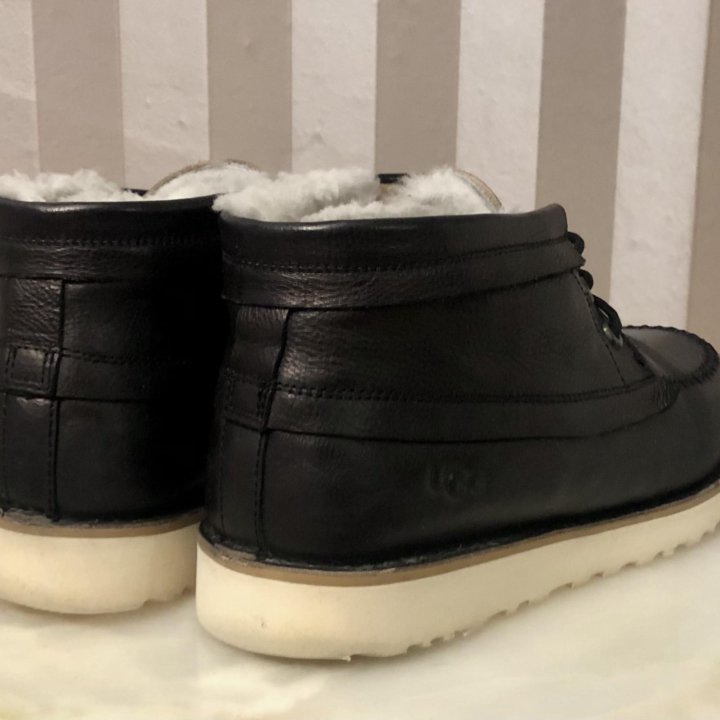 Ботинки UGG