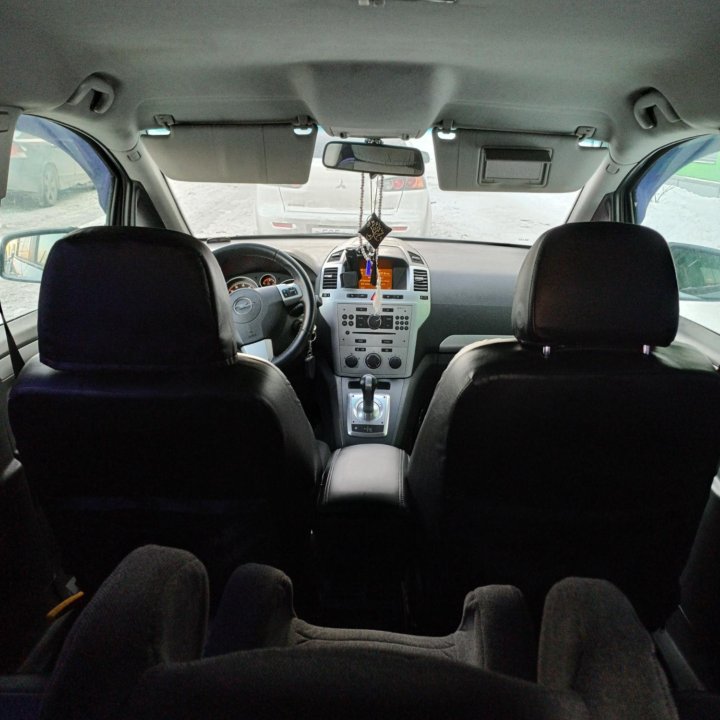 Opel Zafira, 2010