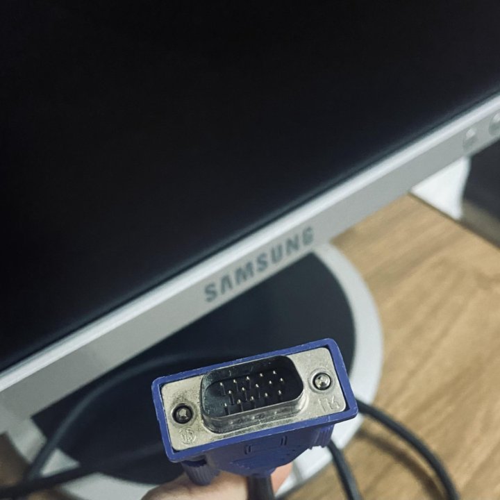 Монитор Samsung SyncMaster 940N