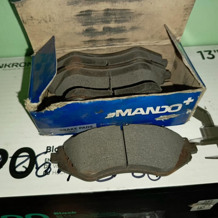 Тормозные колодки Mando+