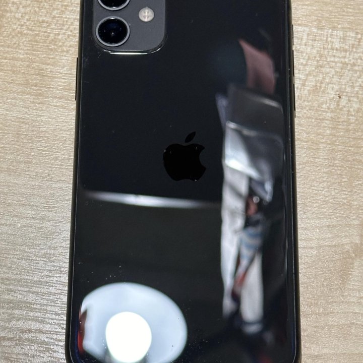 Телефон iPhone 11 128 Gb