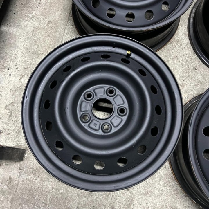 Штампованные диски Toyota 5x114.3 Цо 60.1 R16