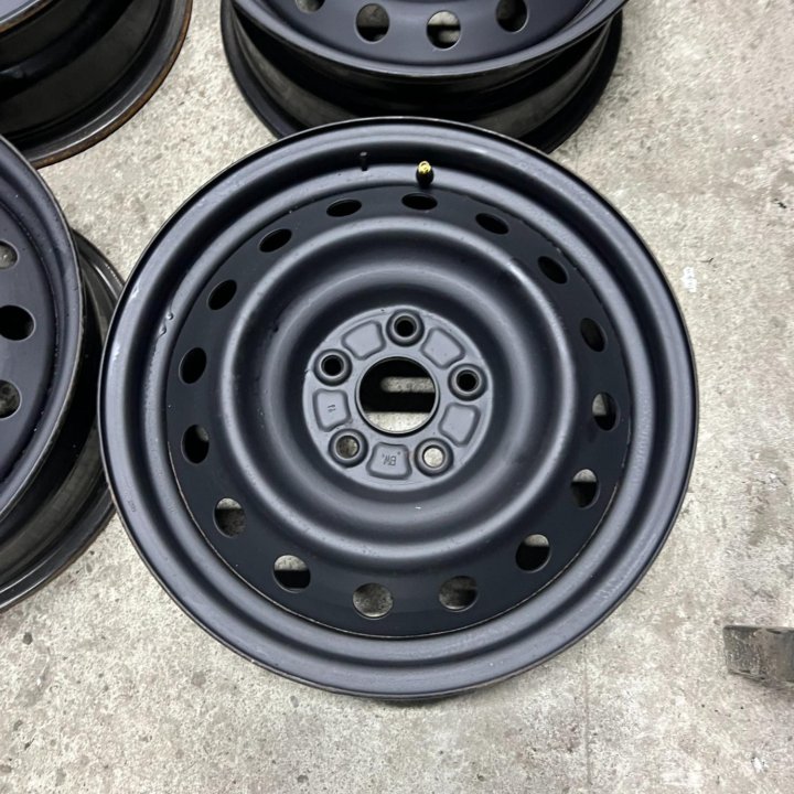 Штампованные диски Toyota 5x114.3 Цо 60.1 R16