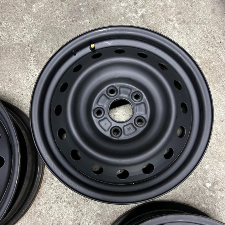 Штампованные диски Toyota 5x114.3 Цо 60.1 R16