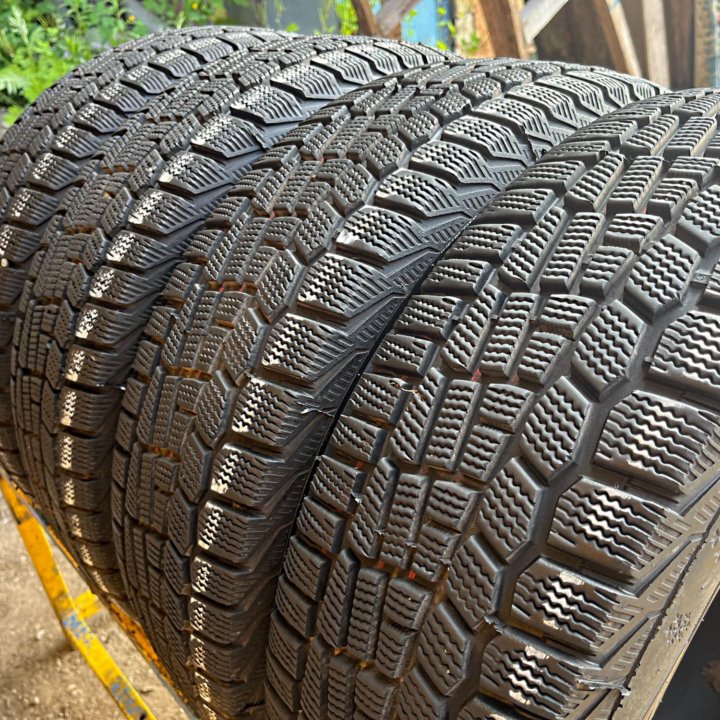 Зима Viаtti Вrinа V-521 185/65 R15 88T 3 месяца