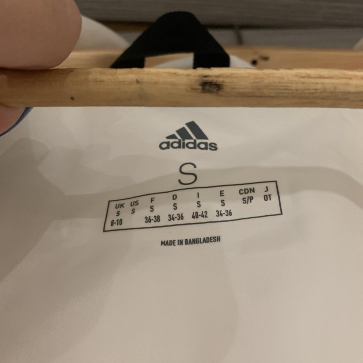 Пуховик adidas