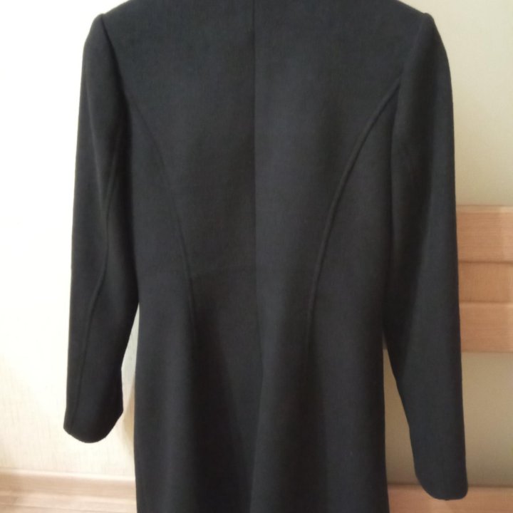 Пальто женское шерстяное 46 размер