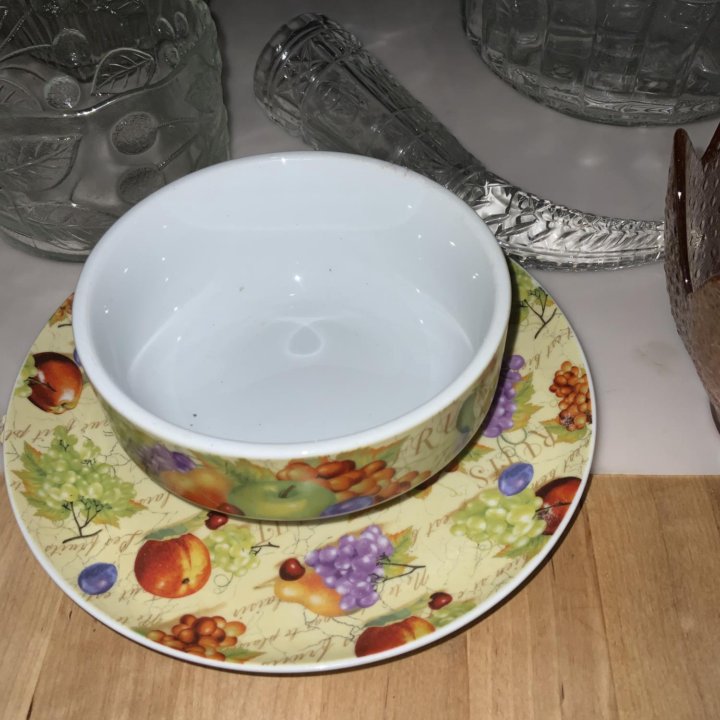 Керамический чайник, салатник и конфетница
