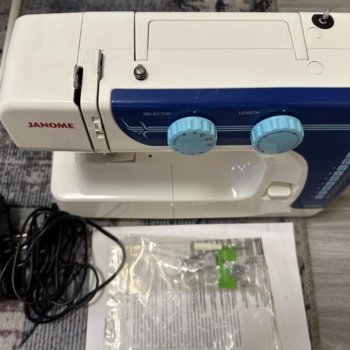 Швейная машинка Janome RX250