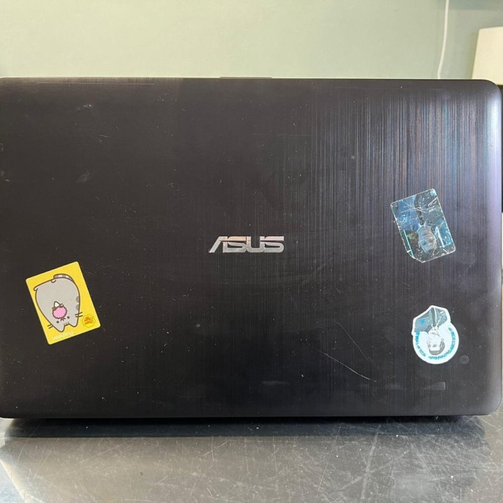 ASUS K540, up 4gb GeForce 920m, Core i3 5005u/6gb