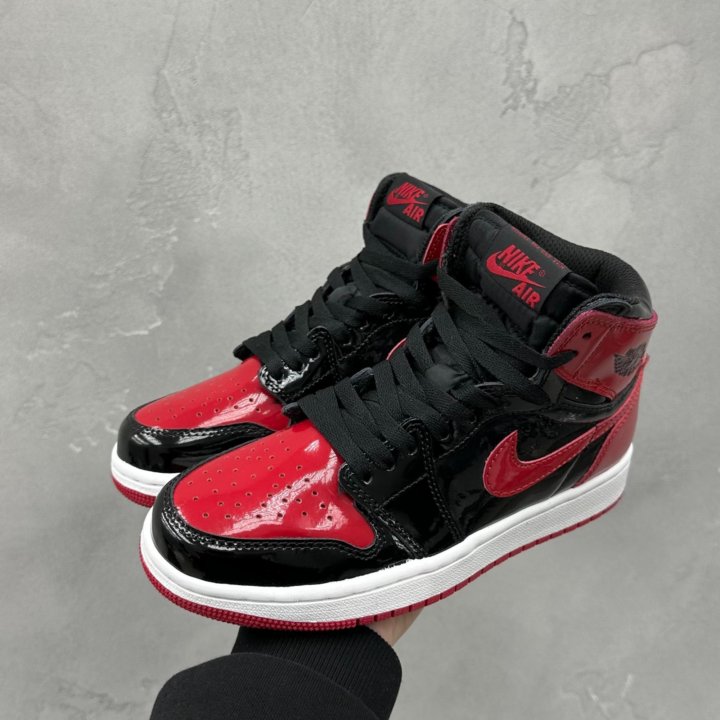 Кроссовки Nike Air Jordan 1 Retro Patent Bred