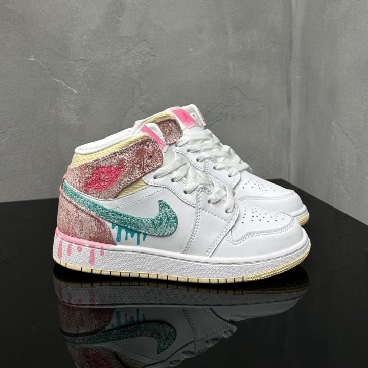 Кроссовки Nike Air Jordan 1 Mid Paint Drip