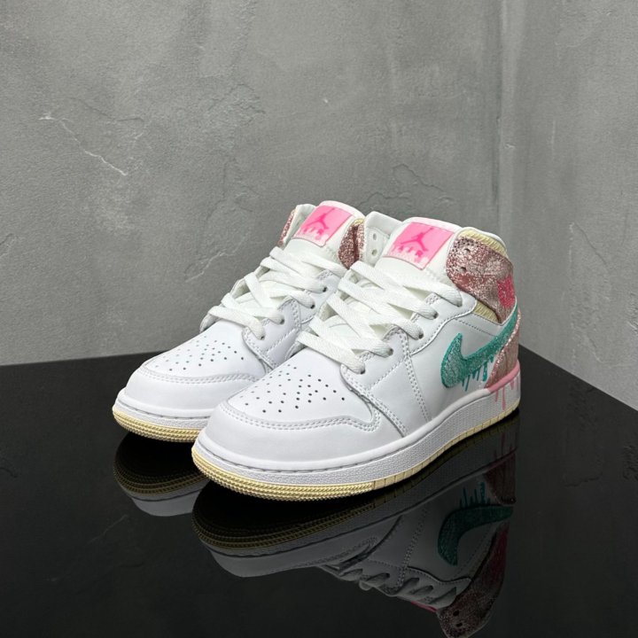 Кроссовки Nike Air Jordan 1 Mid Paint Drip