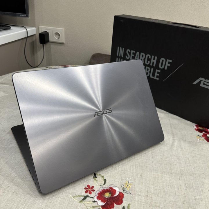 Игровой Asus ZenBook UX530 Core i5/8/256/GF940/FHD