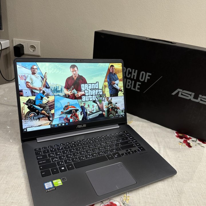 Игровой Asus ZenBook UX530 Core i5/8/256/GF940/FHD